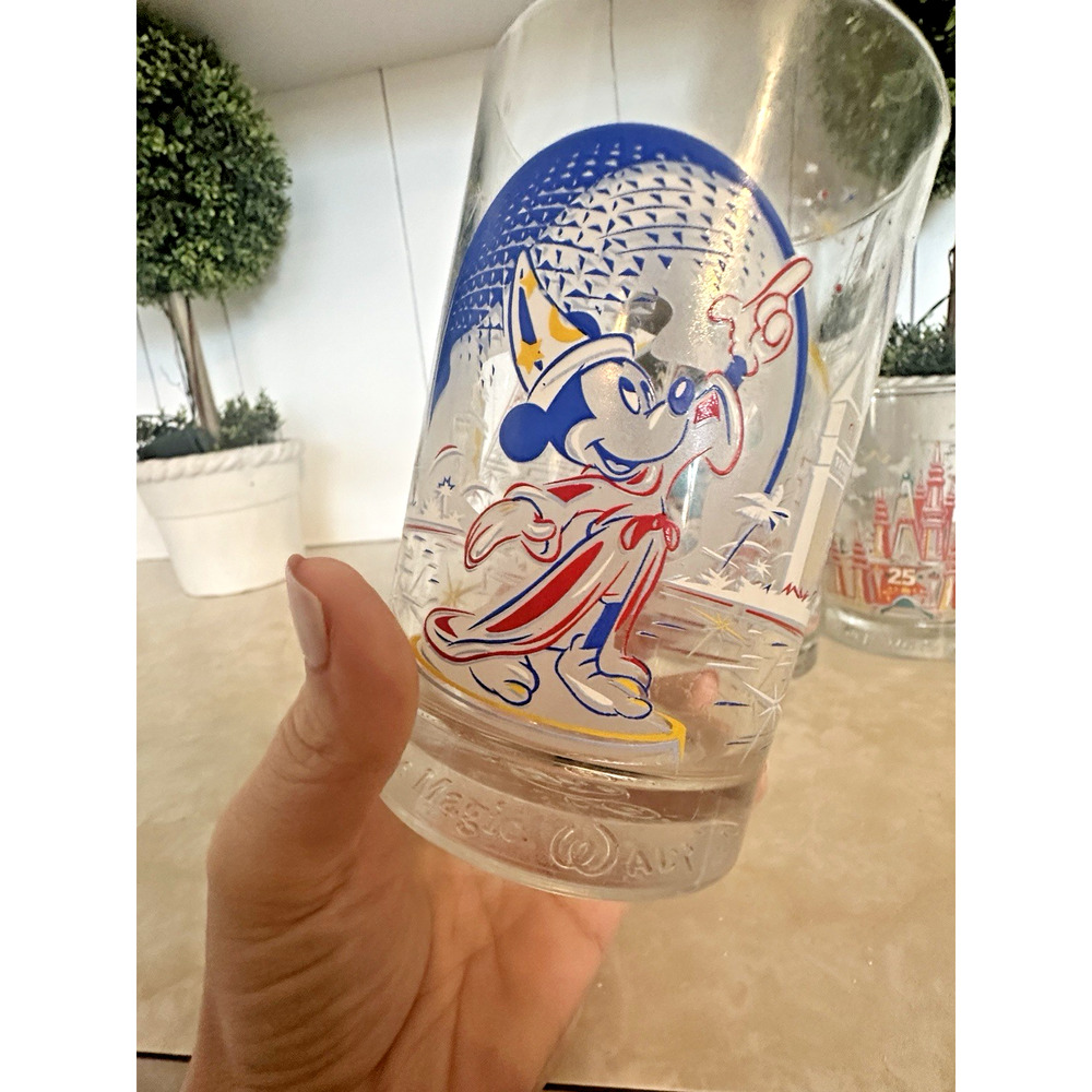COLLECTIBLE McDONALDS 25th ANNIVERSARY WALT DISNEY WORLD GLASSES - SET OF 4 - Picture 9 of 11